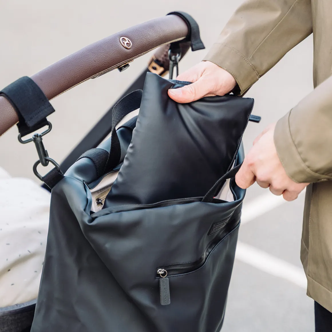 Changing backpack - Black