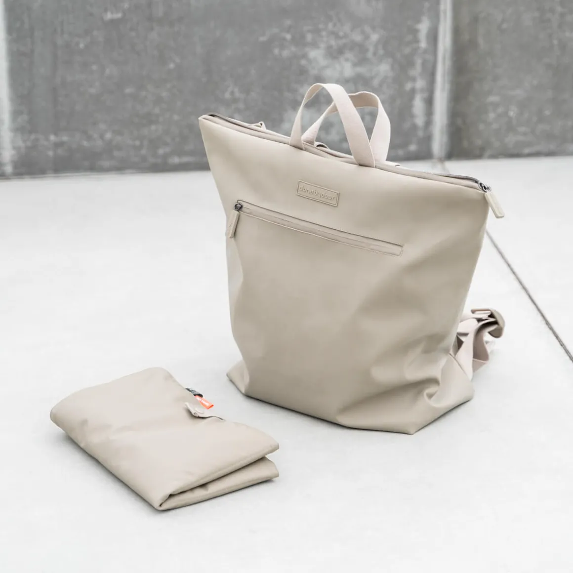 Changing backpack - Sand