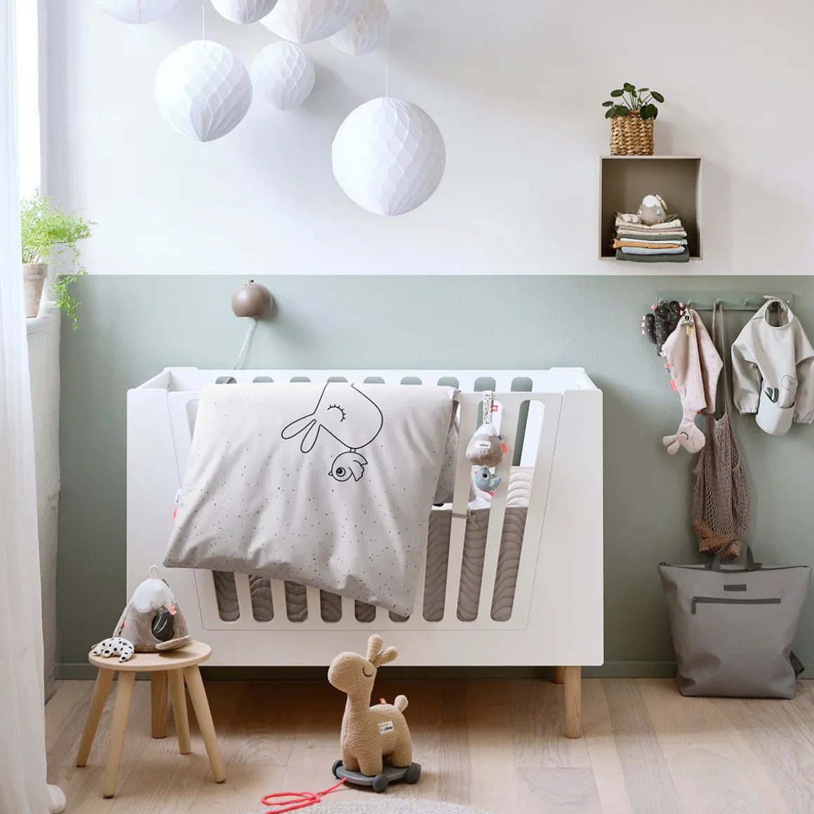 Quilted bed bumper with strings - Waves - Sand