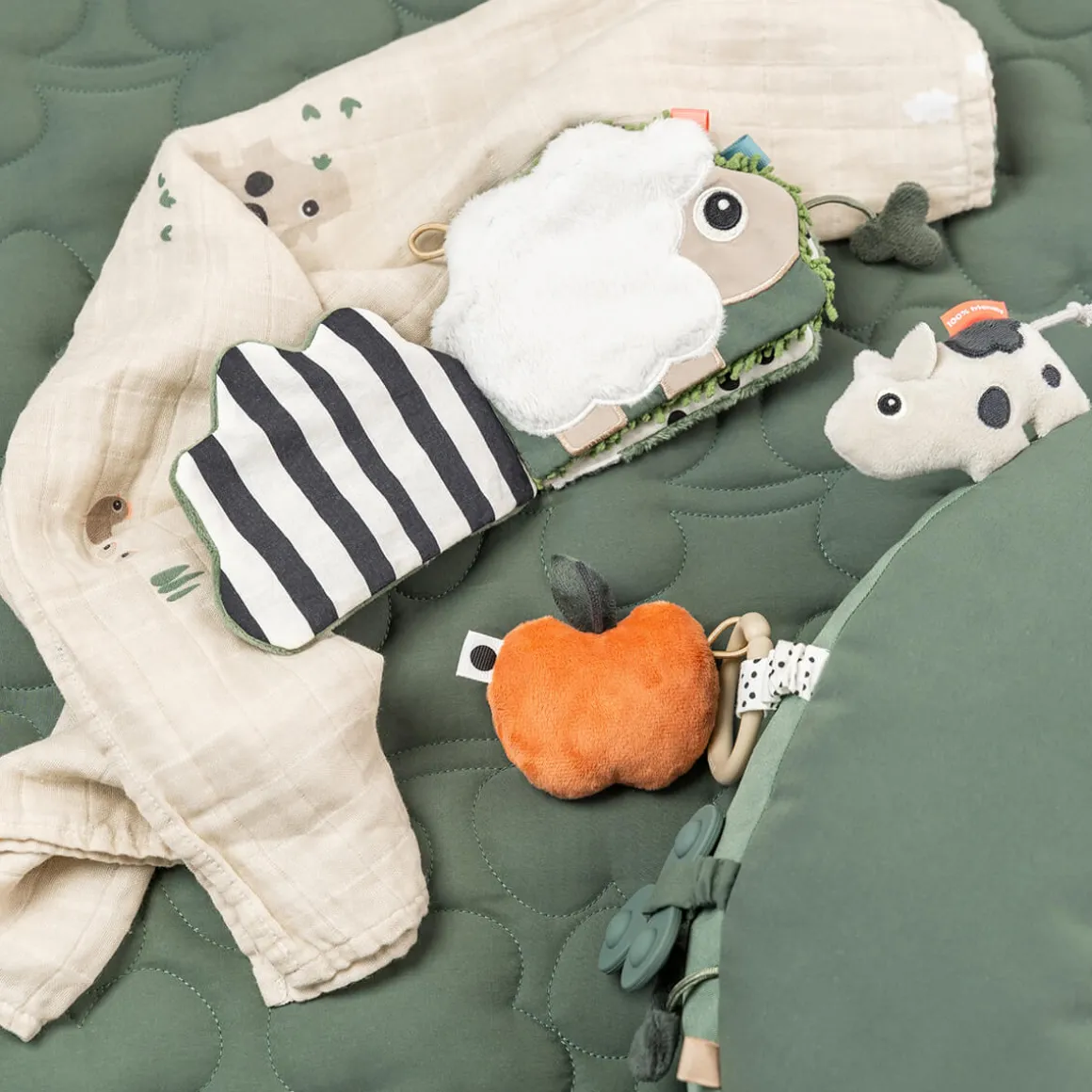 Sensory baby book - Tiny farm - Colour mix
