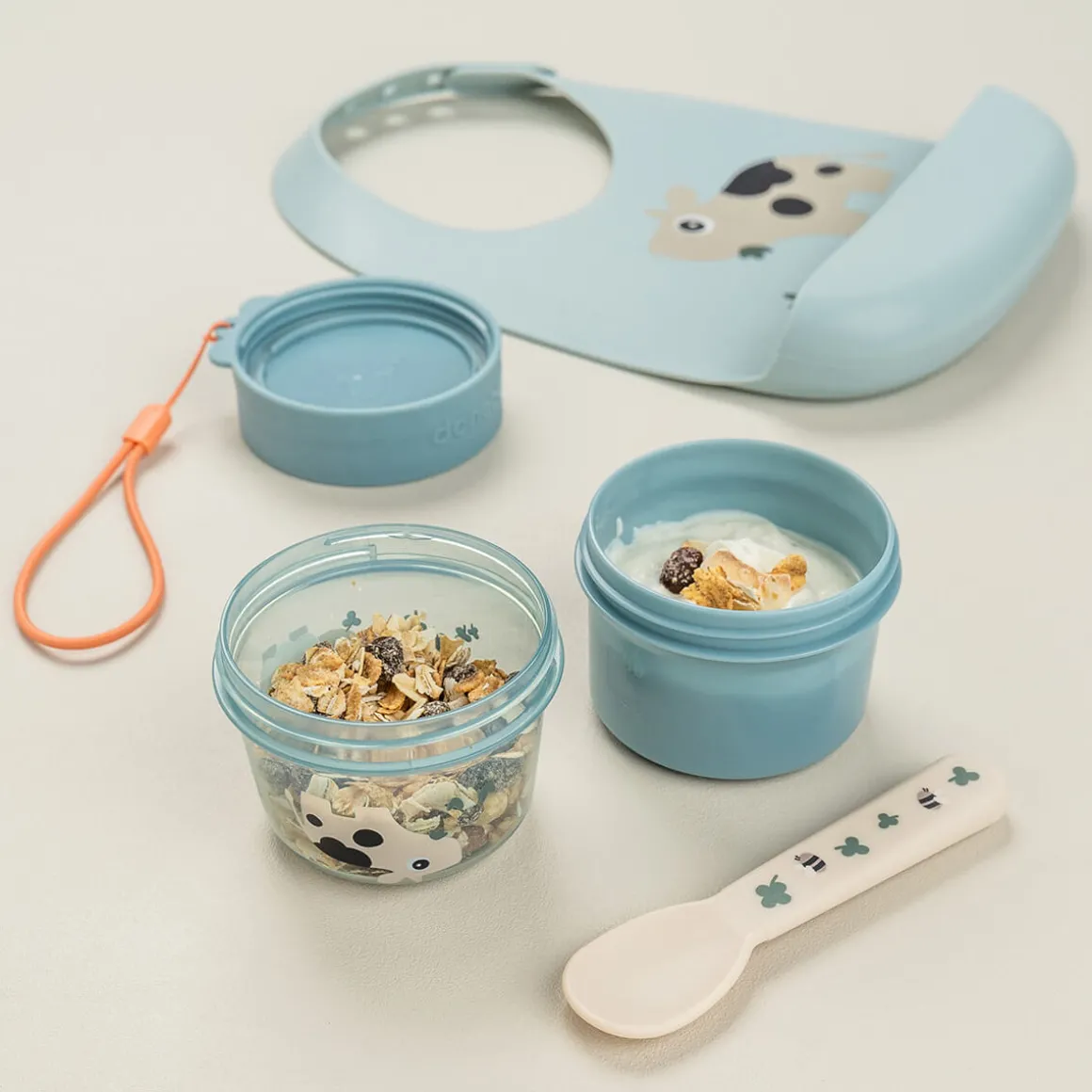 To go 2-way snack container S - Tiny farm - Blue