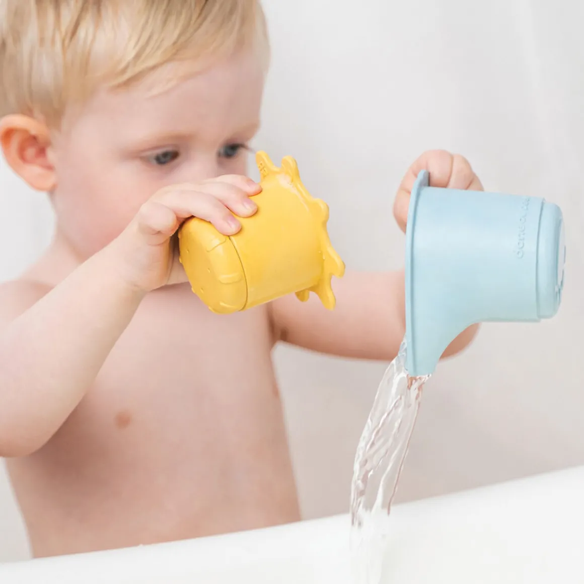 Water play & stacking cups 3 pcs - Elphee - Colour mix